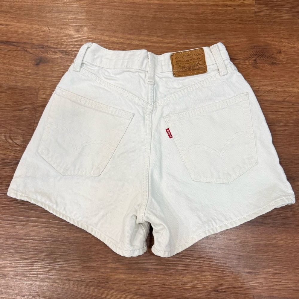 Levi's High Loose White Shorts Size 24